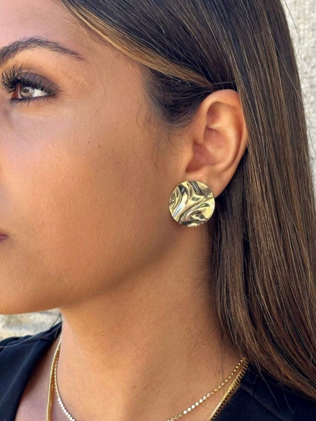 Brinco Ondina - Elegância em Cada Detalhe